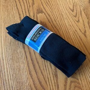 NWT Men’s Non-binding Black Diabetic 3 Pack Socks
